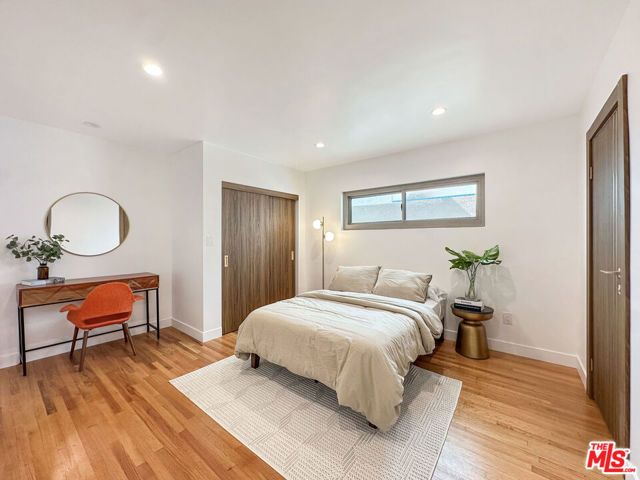 5810 S Halm Avenue, Los Angeles, CA 90056