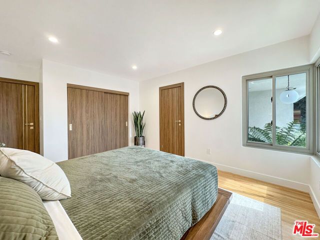 5810 S Halm Avenue, Los Angeles, CA 90056