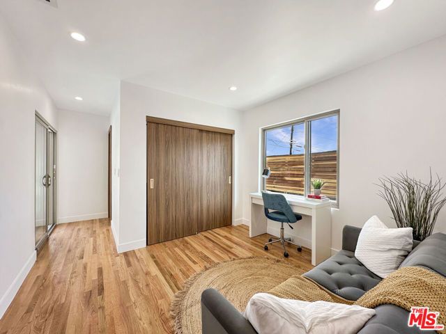5810 S Halm Avenue, Los Angeles, CA 90056