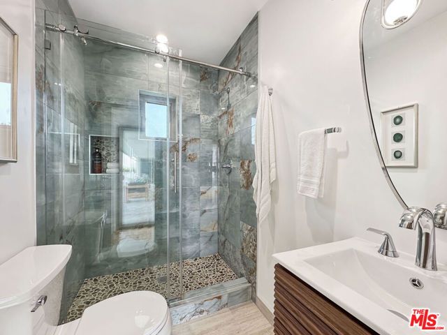 5810 S Halm Avenue, Los Angeles, CA 90056