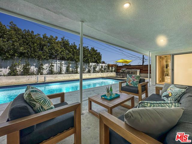 5810 S Halm Avenue, Los Angeles, CA 90056