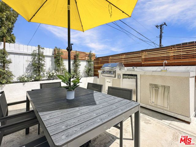 5810 S Halm Avenue, Los Angeles, CA 90056