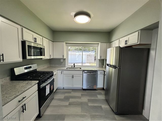 4963 E 88th Street, Garfield Heights, OH 44125