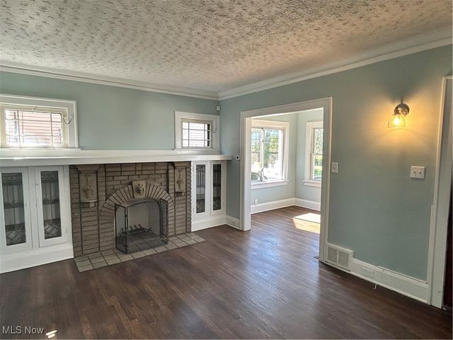 4963 E 88th Street, Garfield Heights, OH 44125