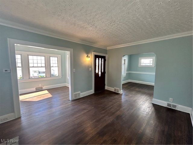 4963 E 88th Street, Garfield Heights, OH 44125