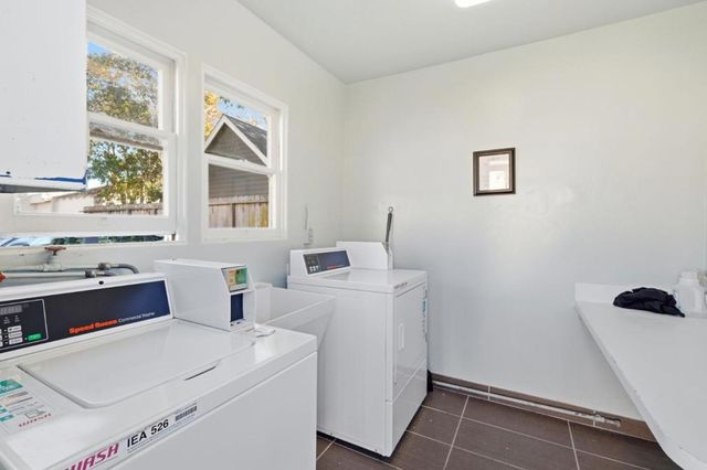 704718 Broadway, Santa Cruz, CA 95062