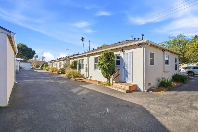 704718 Broadway, Santa Cruz, CA 95062