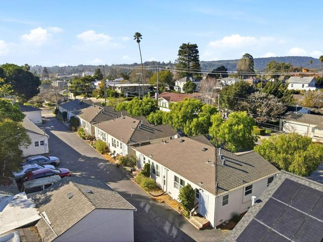 704718 Broadway, Santa Cruz, CA 95062