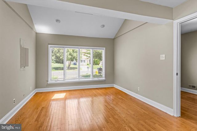 68 FRANKLIN DR, Voorhees, NJ 08043