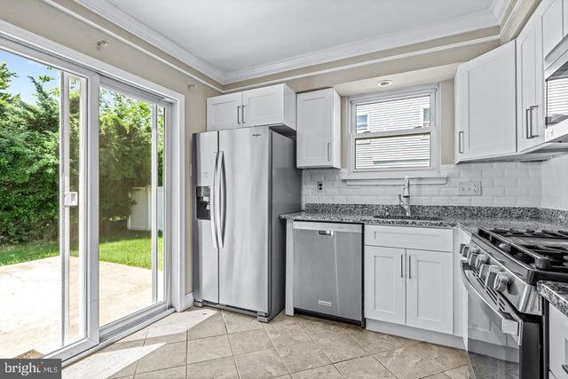 68 FRANKLIN DR, Voorhees, NJ 08043
