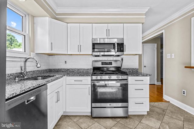 68 FRANKLIN DR, Voorhees, NJ 08043