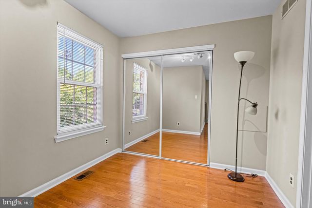68 FRANKLIN DR, Voorhees, NJ 08043