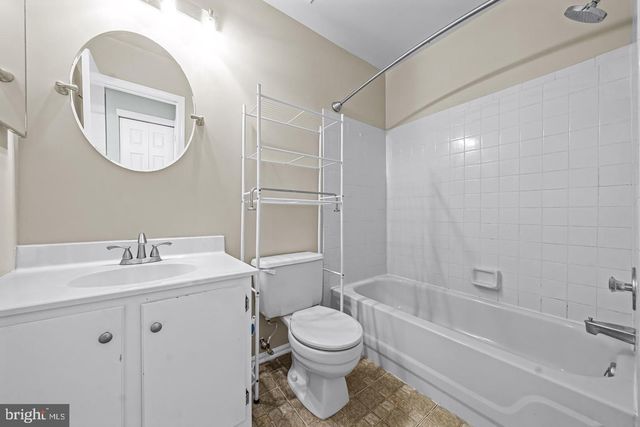 68 FRANKLIN DR, Voorhees, NJ 08043