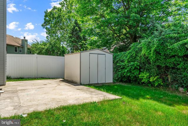68 FRANKLIN DR, Voorhees, NJ 08043