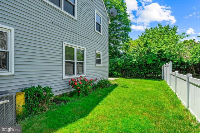 68 FRANKLIN DR, Voorhees, NJ 08043
