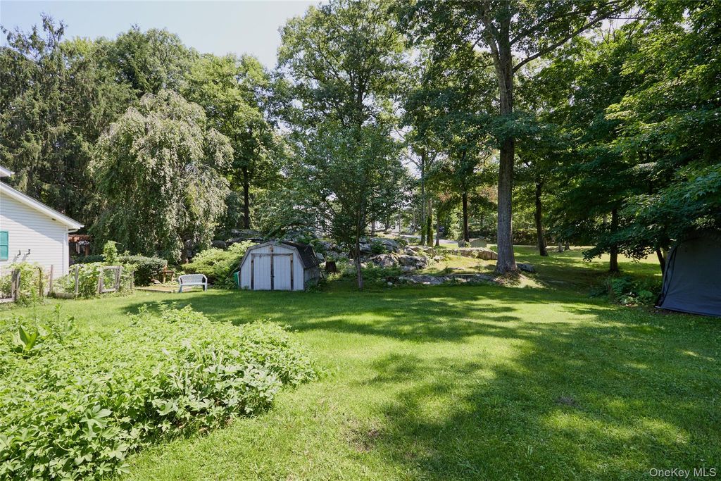 140 Nardin Road, Lake Peekskill, NY 10537 — photo 2
