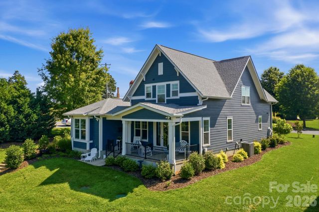 104 Sisters Cove Court, Mooresville, NC 28117