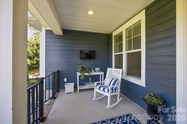 104 Sisters Cove Court, Mooresville, NC 28117