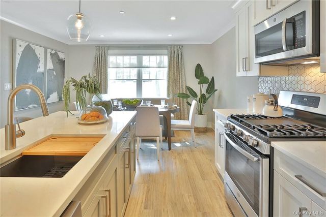 470 Main Street 6, Armonk, NY 10504