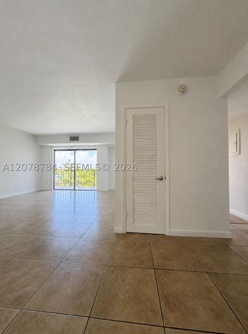 77 Crandon Blvd 5C, Key Biscayne, FL 33149