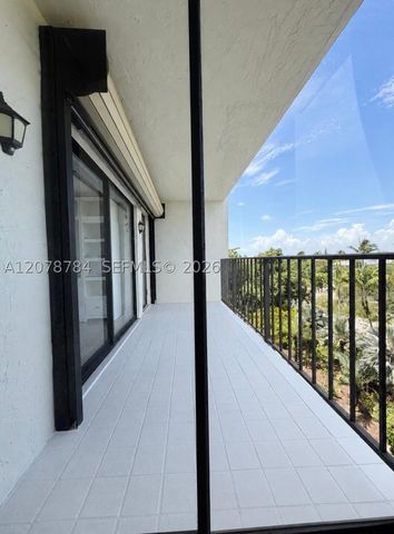 77 Crandon Blvd 5C, Key Biscayne, FL 33149