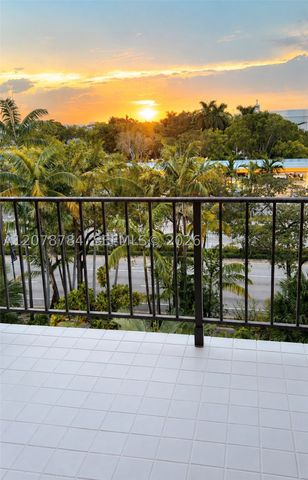 77 Crandon Blvd 5C, Key Biscayne, FL 33149