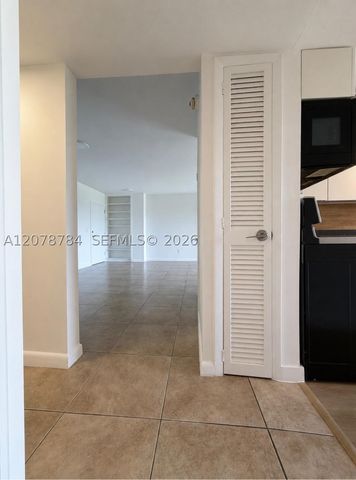 77 Crandon Blvd 5C, Key Biscayne, FL 33149