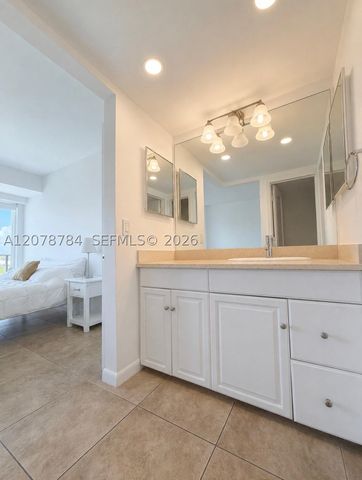 77 Crandon Blvd 5C, Key Biscayne, FL 33149