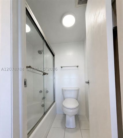 77 Crandon Blvd 5C, Key Biscayne, FL 33149