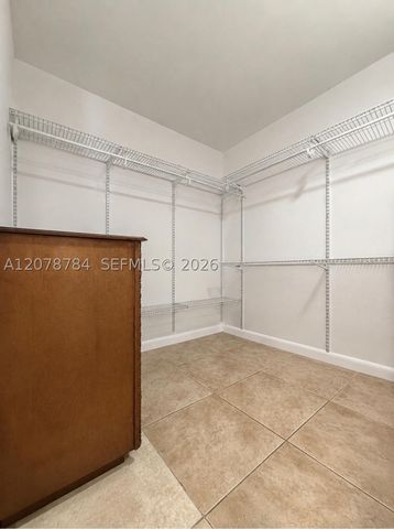 77 Crandon Blvd 5C, Key Biscayne, FL 33149