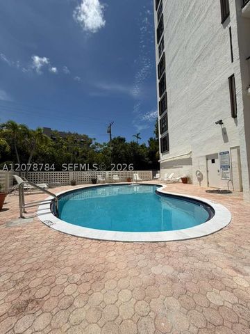 77 Crandon Blvd 5C, Key Biscayne, FL 33149