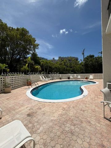77 Crandon Blvd 5C, Key Biscayne, FL 33149