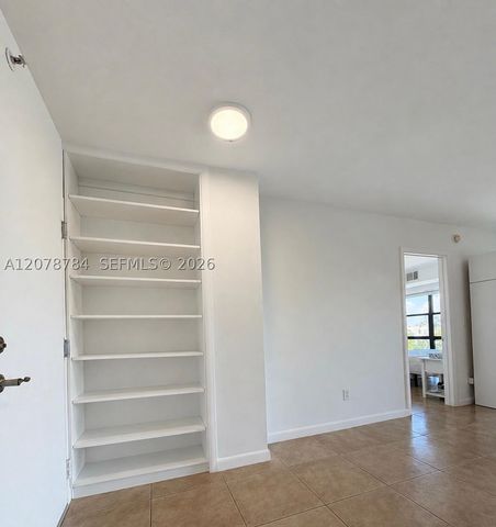 77 Crandon Blvd 5C, Key Biscayne, FL 33149