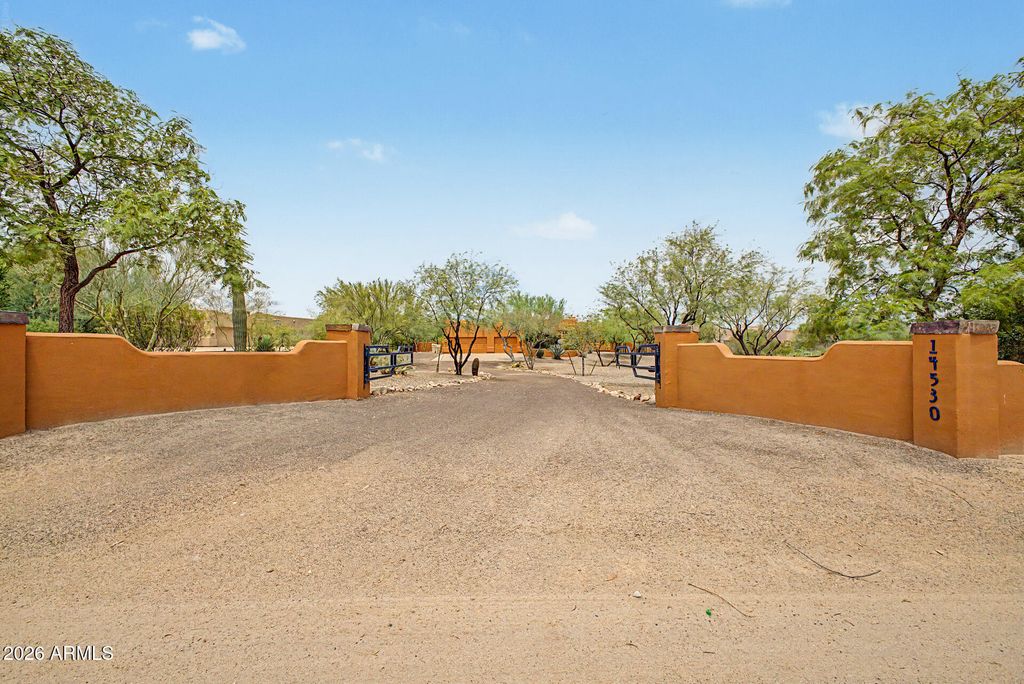 14530 E PEAK VIEW Road, Scottsdale, AZ 85262 — photo 4