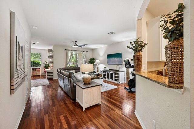 4901 Bonsai Circle 105, Palm Beach Gardens, FL 33418