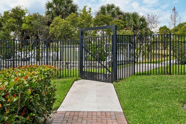 4901 Bonsai Circle 105, Palm Beach Gardens, FL 33418