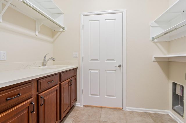 612 Apache Mountain LN, Georgetown, TX 78633