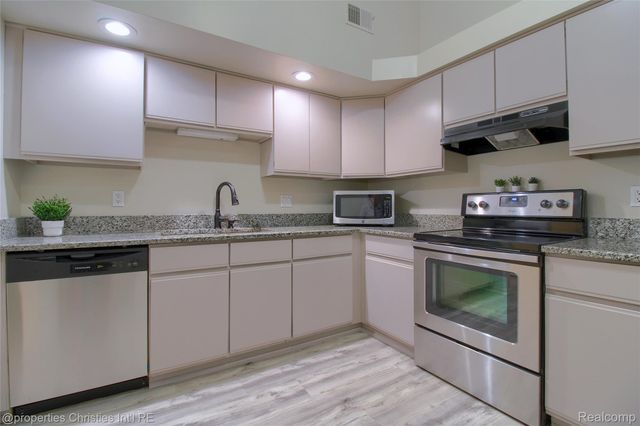 19355 Surrey Lane, Northville Township, MI 48167