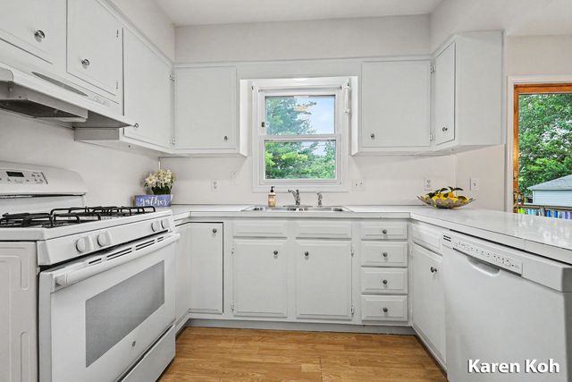 1827 Rowland Avenue SE, Grand Rapids, MI 49546