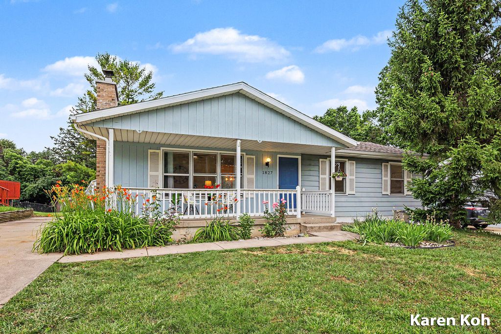 1827 Rowland Avenue SE, Grand Rapids, MI 49546