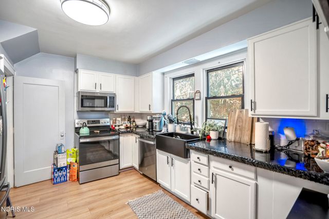 922 Farnsworth Road, Waterville, OH 43566