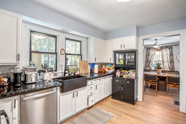 922 Farnsworth Road, Waterville, OH 43566