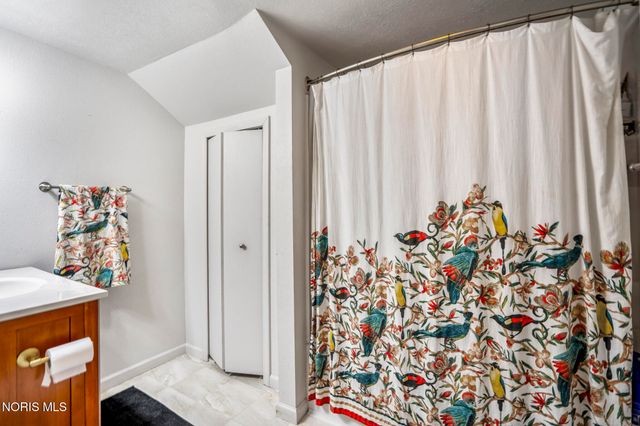 922 Farnsworth Road, Waterville, OH 43566