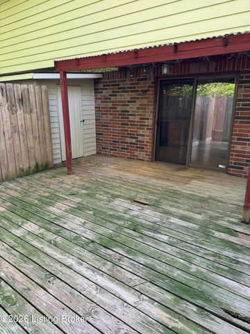 9814 Oakshire Dr, Jeffersontown, KY 40299