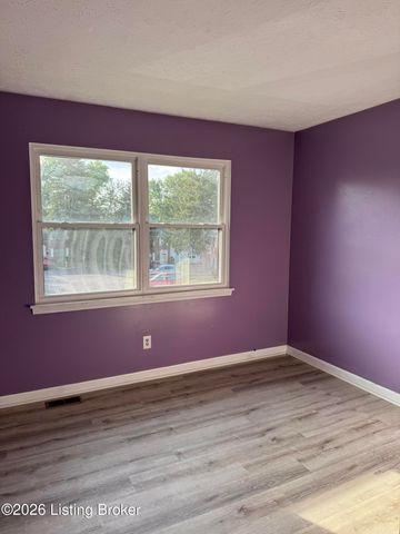 9814 Oakshire Dr, Jeffersontown, KY 40299