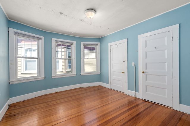 83 Francis St 5, Brookline, MA 02446