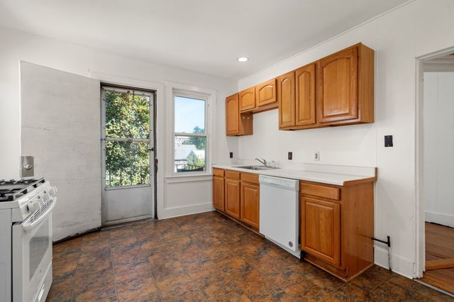 83 Francis St 5, Brookline, MA 02446