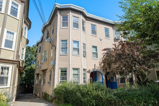 83 Francis St 5, Brookline, MA 02446