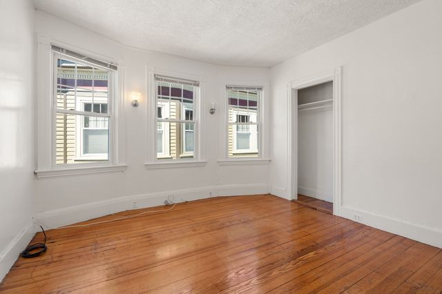83 Francis St 5, Brookline, MA 02446