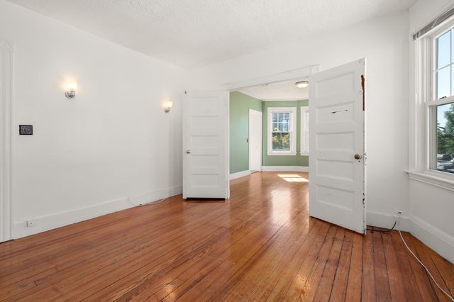 83 Francis St 5, Brookline, MA 02446